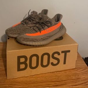 Yeezy 350 Beluga Used in 8/10 condition.